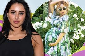 Beyoncé leaked those baby photos to compete with kim's baby shower. Marnie Simpson Claims Beyonce S Baby Bump Was Fake In Bizarre Rant After The Pregnant Star Shared Baby Shower Snaps Irish Mirror Online