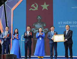 Maybe you would like to learn more about one of these? TrÆ°á»ng Ä'áº¡i Há»c SÆ° Pháº¡m Nghá»‡ Thuáº­t Trung Æ°Æ¡ng Ká»· Niá»‡m 50 NÄƒm Thanh Láº­p