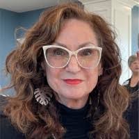 Vicky Lacy's Instagram, Twitter & Facebook