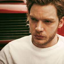 After studying drama and theater studies at schools in maidstone, he left to work abroad starting in kenya and moving for 6. Dominic Sherwood Updates Updatesherwood Twitter