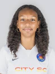 Efren Mora's Instagram, Twitter & Facebook