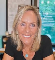 Shari Hall Smith mourned after 3 decades with cancer: Lives remembered