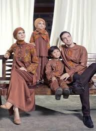 Entdecke rezepte, einrichtungsideen, stilinterpretationen und andere ideen zum ausprobieren. Baju Couple Keluarga