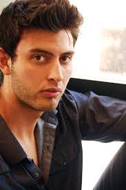 Keri Hammond's Instagram, Twitter & Facebook