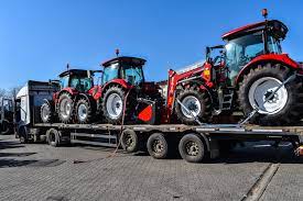 În anul 2020 au fost achiziționate și distribuite în sectoare cinci sărărițe, cinci aspiratoare atașabile la tractoare pentru efectuarea salubrizării mecanizate, cinci remorci pentru. Foto Trei Noi Tractoare Romanesti Fabricate In Perioada Pandemiei Lansate Pe PiaÅ£Ä De Irum Reghin