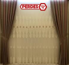 Şık kadınların vazgeçemediği aksesuarlardan biri olan ipek eşarplar tarzınızı tamamlıyor. Tul Perde Modelleri 2021 Www Perdes Com Tr