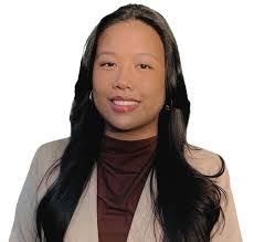 Abigail Strauss's Instagram, Twitter & Facebook