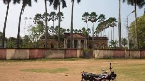 লালগোলা রাজবাড়ী •••••••••••••••••••••••• ঐতিহাসিক মুর্শিদাবাদ জেলার উত্তর  দিকের সীমান্ত শহর হচ্ছে লালগোলা। লালগোলা হল লালবাগ মহাকুমার অধীন। মনোহর ...