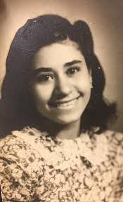 Lisa Lani's Instagram, Twitter & Facebook