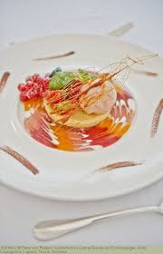 Creme Brulee Auf Fruchtspiegel Hotel Castagnola Lugano Tessin Schweiz Creme Brulee Lebensmittel Essen Leckeres Essen