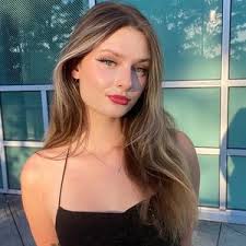 Mia Dorris (@miadorriss)