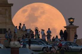 The moon follows an elliptic orbit around earth. What Is A Supermoon A Full Moon That Is Closest To Earth Space