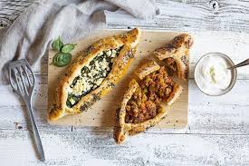 Pide Selber Backen So Geht Das Turkische Fladenbrot Rezept Fladenbrot Kochen Hauptgericht