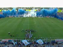 Hinchada de atletico tucuman la inimitable. Nunca Estaran En Silencio El Increible Recibimiento De Los Hinchas Del Atletico Tucuman En La Copa Libertadores Futbol Internacional Depor