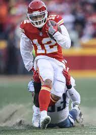 It Took Heaven And Earth To Bring Down Kansas City Chiefs Wr Albert Wilson In The Nflpla Kansas City Chiefs Football College Football Uniforms Football Images