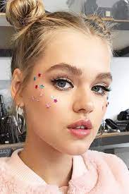 Coachella / festival makeup tutorial perfect for beginners! 30 Coachella Makeup Inspired Looks To Be The Real Hit Festival Makeup Glitter Music Festival Makeup Coachella Makeup
