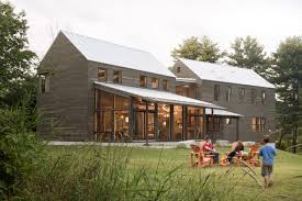 Today's farmhouse house plans have the same elegant beauty but with design elements that are practical to modern needs, including open floor plans, green living amenities, and bonus rooms. 10 Gorgeous Modern Farmhouses Ideas Inspiration Architectural Digest