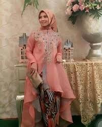Kamu bisa mengenakannya untuk acara malam lamaran, acara pernikahan, dan sebagainya. 13 Modern Ideas Kebaya Kebaya Dress Kebaya Muslim