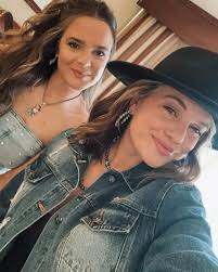 Anna Lacy Sartin (@annalacysartin) • Instagram photos and videos