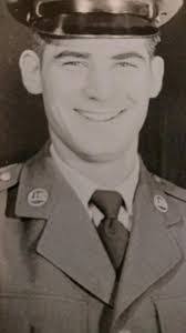 Robert Bolander's Instagram, Twitter & Facebook