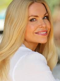 Amanda Jayne's Instagram, Twitter & Facebook