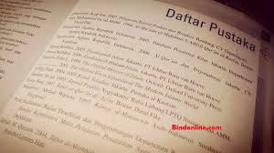 Penulisan daftar pustaka yang benar cara membuat contoh from rumus.co.id. 3 Cara Menulis Daftar Pustaka Nama Pengarang 3 Orang