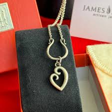 Présentoir à colliers James Avery