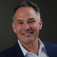 Robin Finley's Instagram, Twitter & Facebook