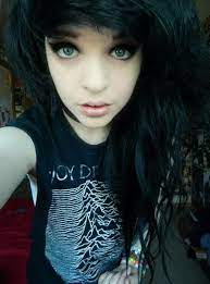 Discover 15 amazing emo hairstyles idea and embrace the idea to be the talk of the town. Pin By Hannah Doyle On Makeup Emo Scene Hair Black Scene Hair Scene Hair