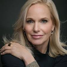 Amazon.com: Carrie Cross: books, biography, latest update