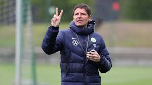 One of whom is oliver glasner, who has emerged as a 10/1 shot for the tottenham job. Das Schweigen Des Vfl Wolfsburg Was Wird Aus Trainer Glasner Kicker