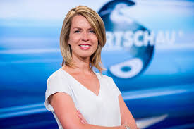 Veuillez renouveler votre requête plus tard. Sportschau Droht Tv Aus Im Poker Um Bundesliga Rechte