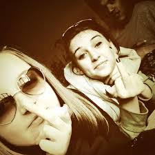 Carly Estes's Instagram, Twitter & Facebook