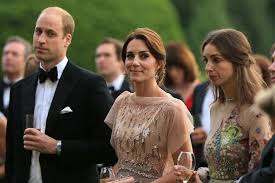 William kate styl ciążowy zdjęcia ciążowe skromne stroje księżniczki księżna kate księżna cambridge moda zimowa moda ciążowa. Fs5zyrm81e0rnm