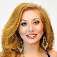 I've been attending the The Licensing Expo since 1993, and you never know  who you'll run into next… today it was former Heavyweight Champion Mike  Tyson & there was even time for