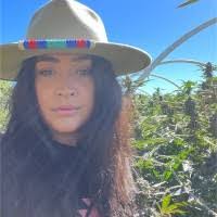 Lindsey Wagoner's Instagram, Twitter & Facebook