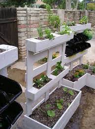 Arredare Giardino Con I Bancali Giardino Verticale Arredamento Giardino Fioriera Verticale
