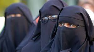 The prophet himself married someone older than him. Increasing Marriage Age For Women Will Increase Illegitimate Relationships Says Women Wing Of Muslim League Oneindia News