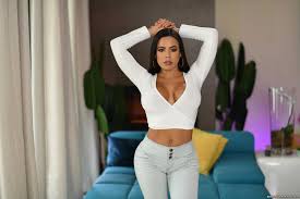 Free Porn Pics of Luna Star strips off her sexy outfit and exhibits hot  body - MyPornstarBook.net