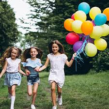 ¡hicimos varios juegos pequeños por la tarde, así que aquí hay ideas de juegos de cumpleaños para niños! Juegos Para Fiestas Infantiles Juegos Y Fiestas Guia Del Nino