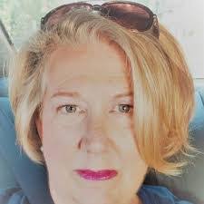 Lori Carruthers's Instagram, Twitter & Facebook