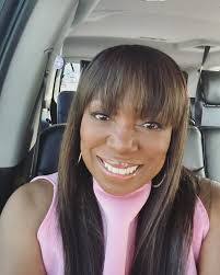 Mikki Walker's Instagram, Twitter & Facebook