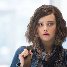 Por qué sufrimos con el suicidio de Hannah si desde el principio sabemos  que está muerta