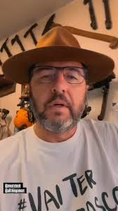 Vázio Rápido na área! Quer ver o meu vídeo completo? Acesse o canal no  Youtube! #VaiTerChurrasco