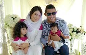 Irma hasmie official page attn: Nabil Ahmad Selesai Majlis Aqiqah Leyla Medyna