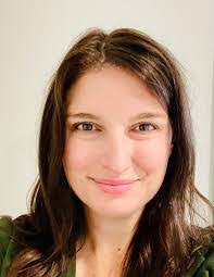 Jennifer Pirozzi's Instagram, Twitter & Facebook