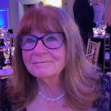 Laura Donahue's Instagram, Twitter & Facebook