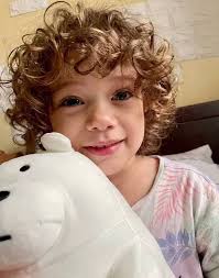 Lydia Crouch's Instagram, Twitter & Facebook