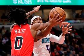 November 3, 1995 chicago bulls vs charlotte hornets at the united center first game of the season. 3u Xwsbpfgcd M