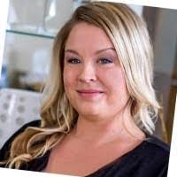 Stephanie Kern's Instagram, Twitter & Facebook